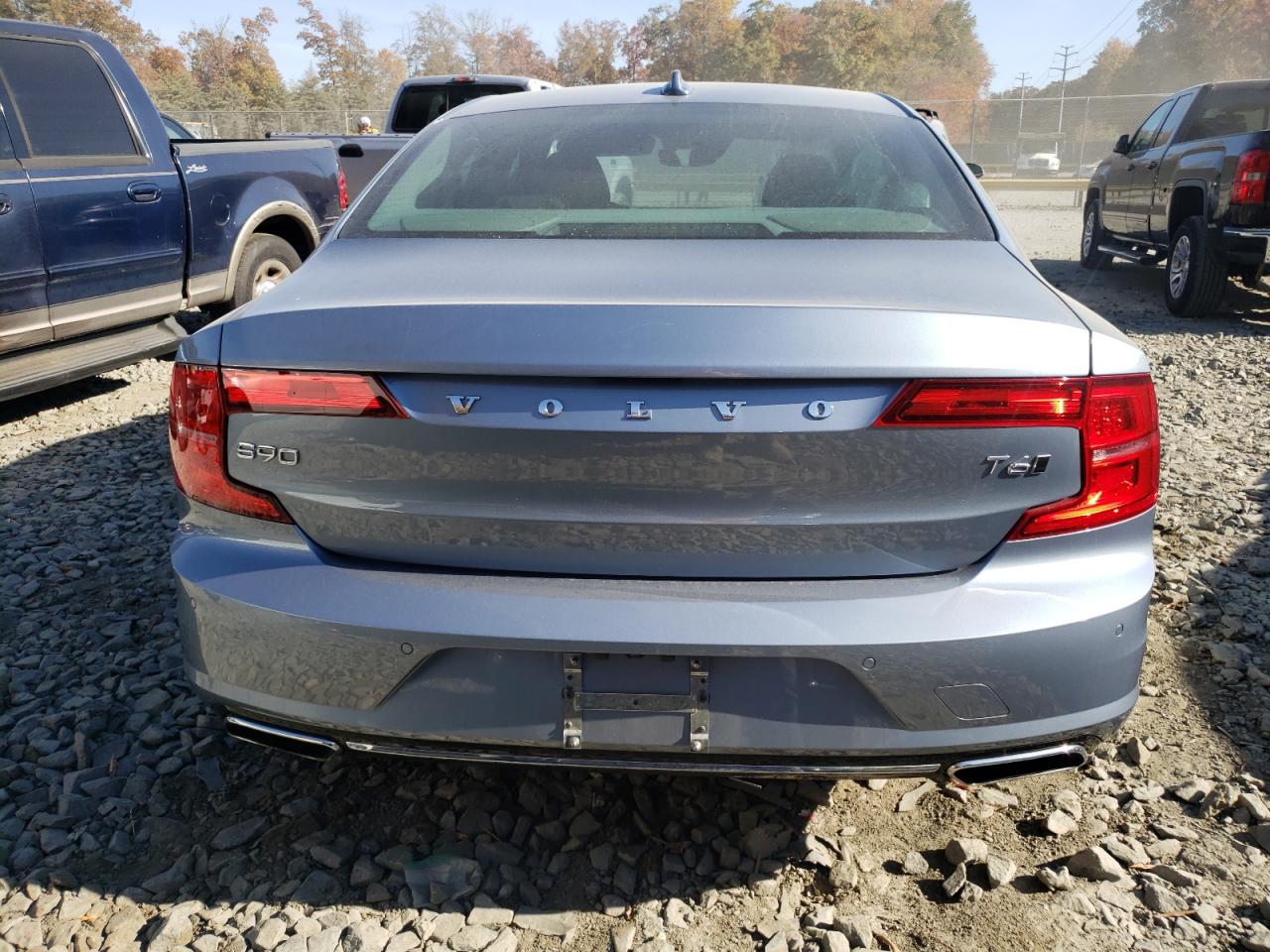 YV1A22MK9H1003954 2017 Volvo S90 T6 Momentum