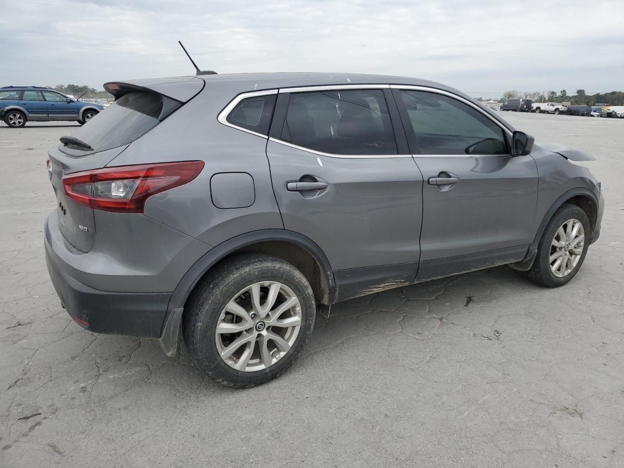 2021 Nissan Rogue - Image 3
