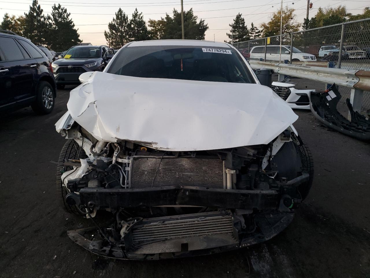 2018 Hyundai Elantra - Image 5