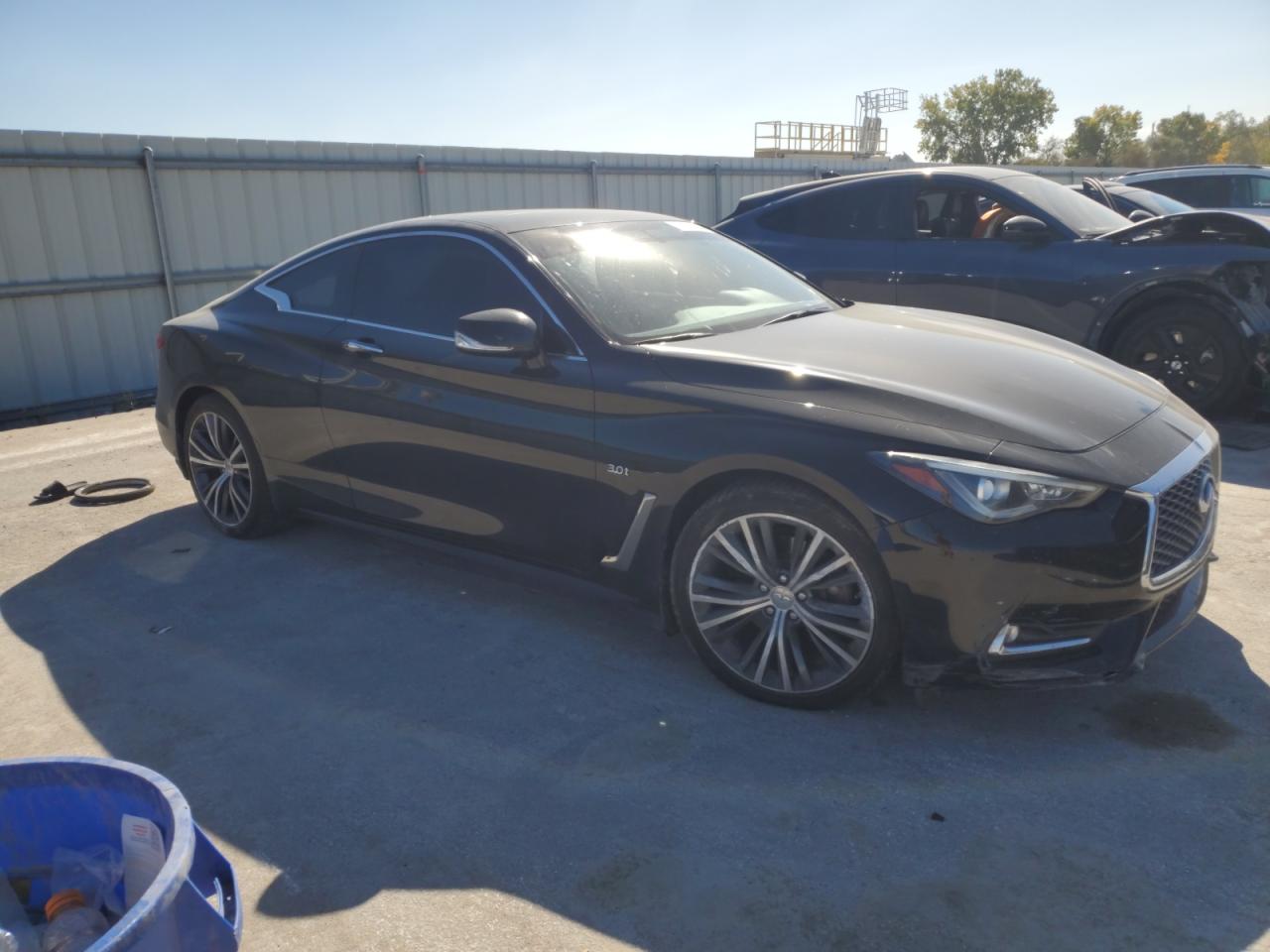 2017 Infiniti Q60 - Image 4
