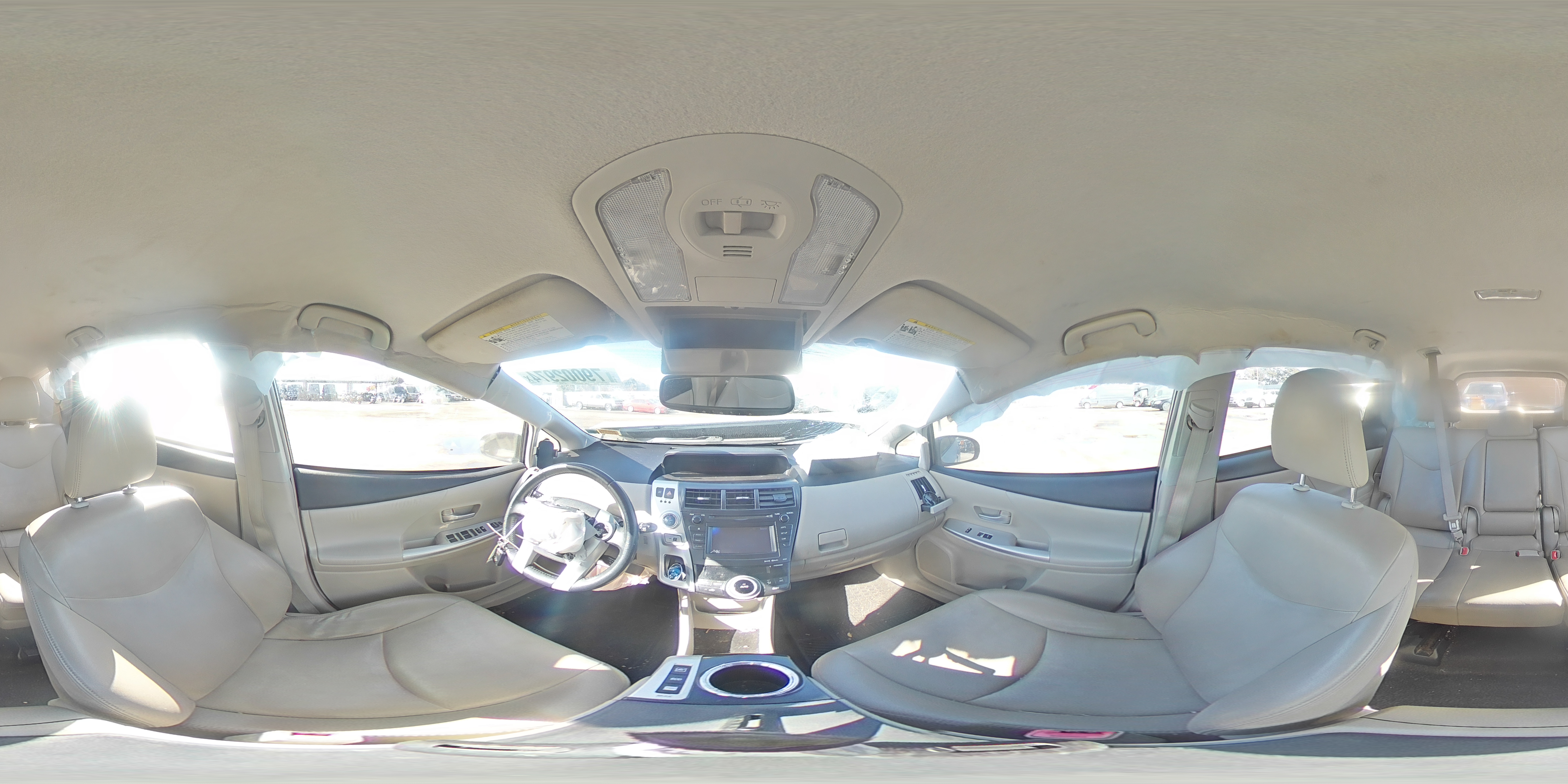 2013 Toyota Prius - Image 13