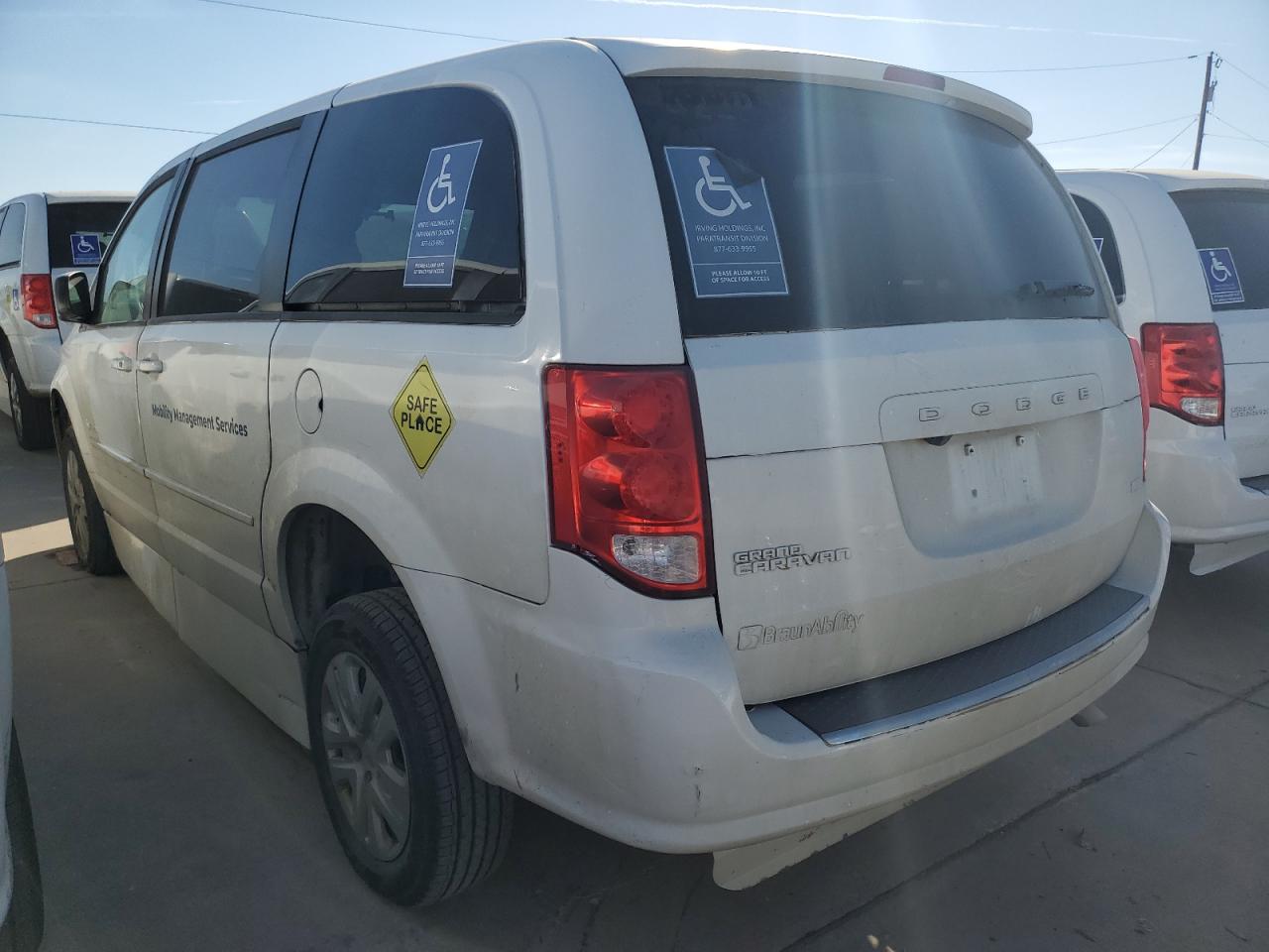 2017 Dodge Caravan - Image 2