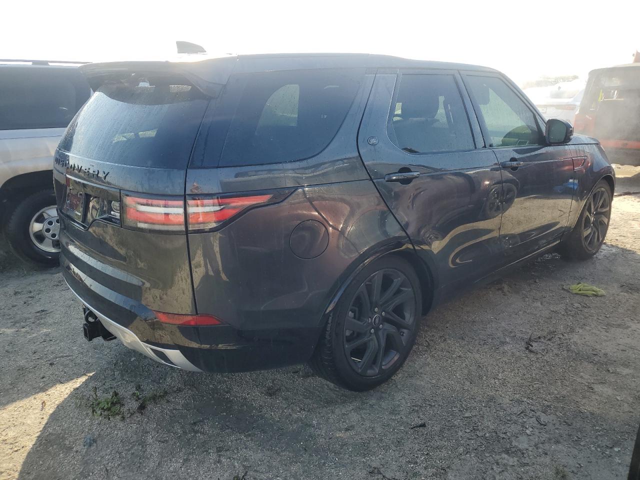 2019 Land Rover Discovery - Image 3