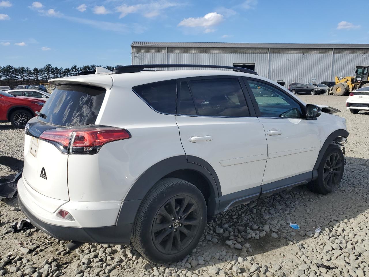 2018 Toyota RAV 4 - Image 3