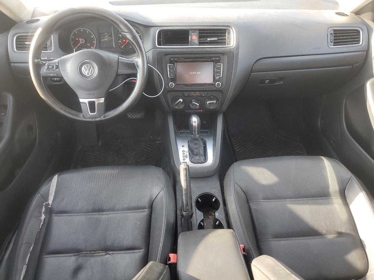 3VWDZ7AJ1BM077898 2011 Volkswagen Jetta Se