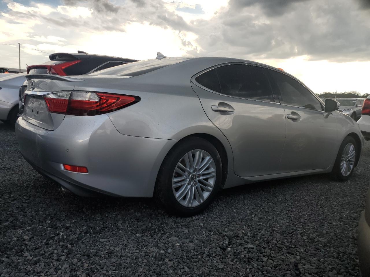 2014 Lexus ES - Image 3