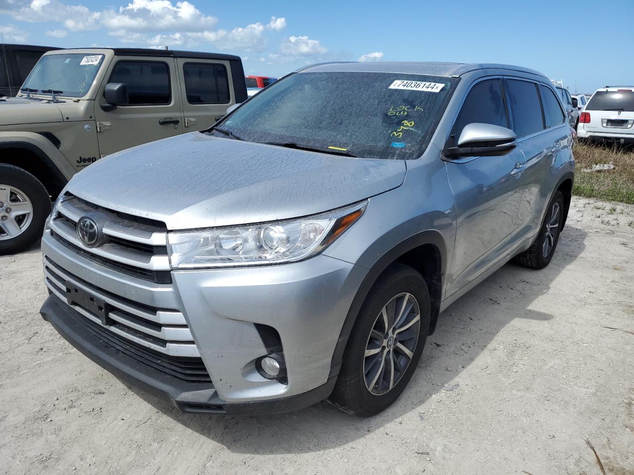 2017 Toyota Highlander Se VIN: 5TDJZRFH4HS479754 Lot: 74036144