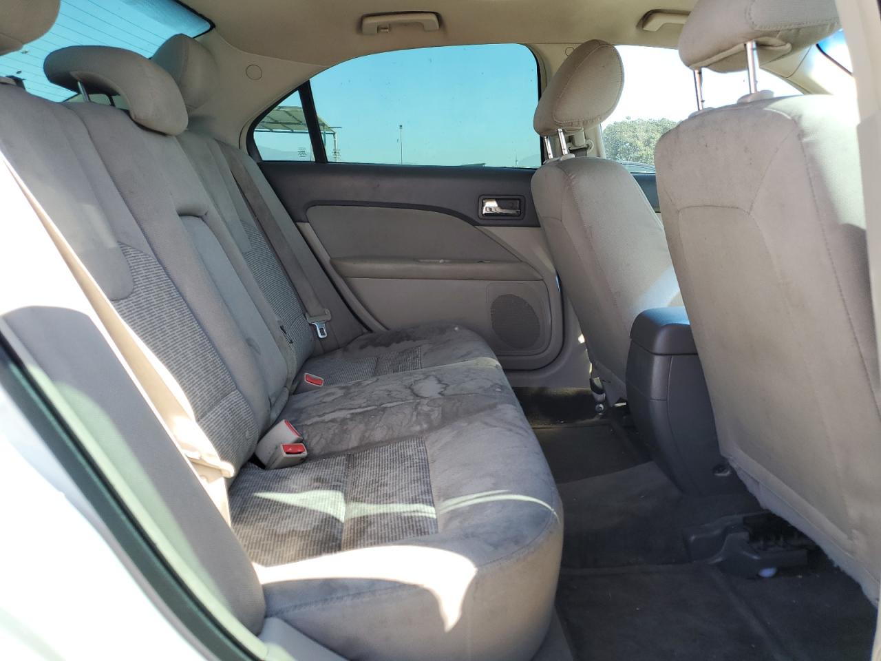 2011 Ford Fusion S VIN: 3FAHP0GA0BR298071 Lot: 77442754