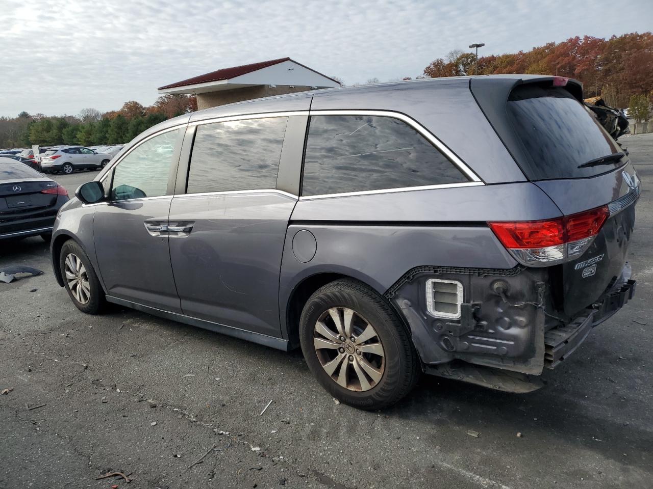 2015 Honda Odyssey - Image 2