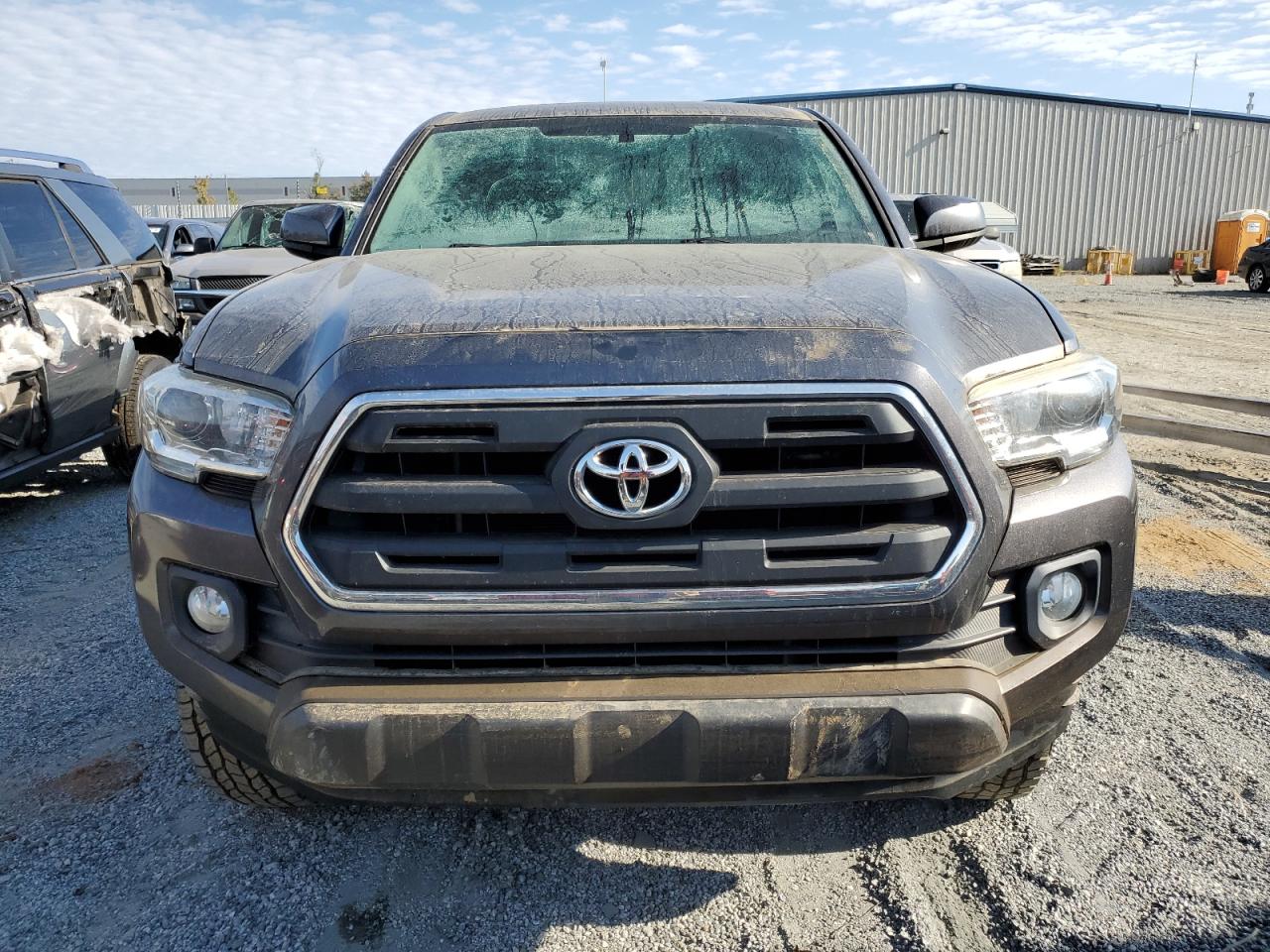 VIN 5TFCZ5AN5HX063656 2017 TOYOTA TACOMA no.5