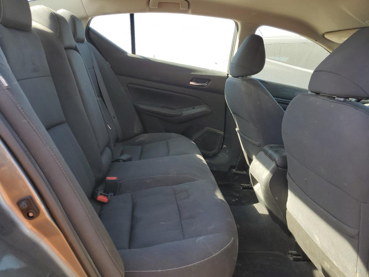 2020 Nissan Altima - Image 10