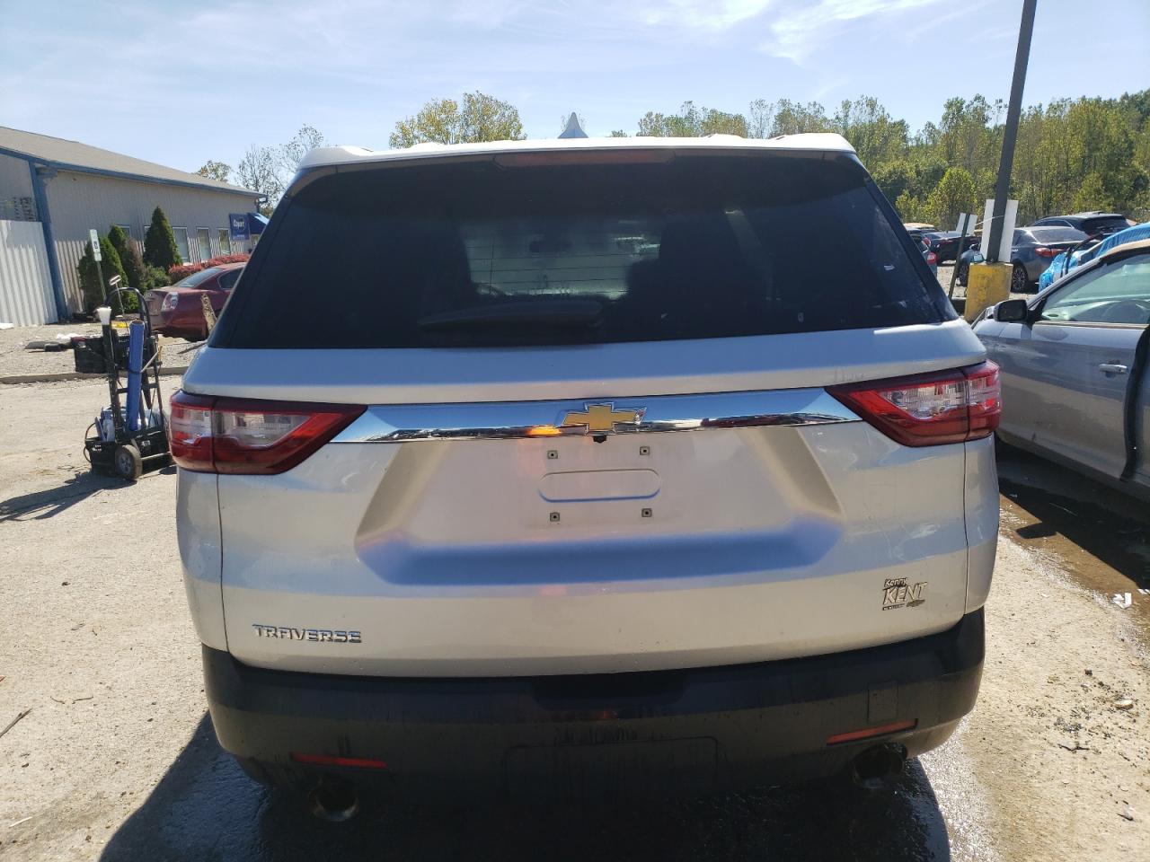 2018 Chevrolet Traverse Ls VIN: 1GNERFKW3JJ212894 Lot: 69679484