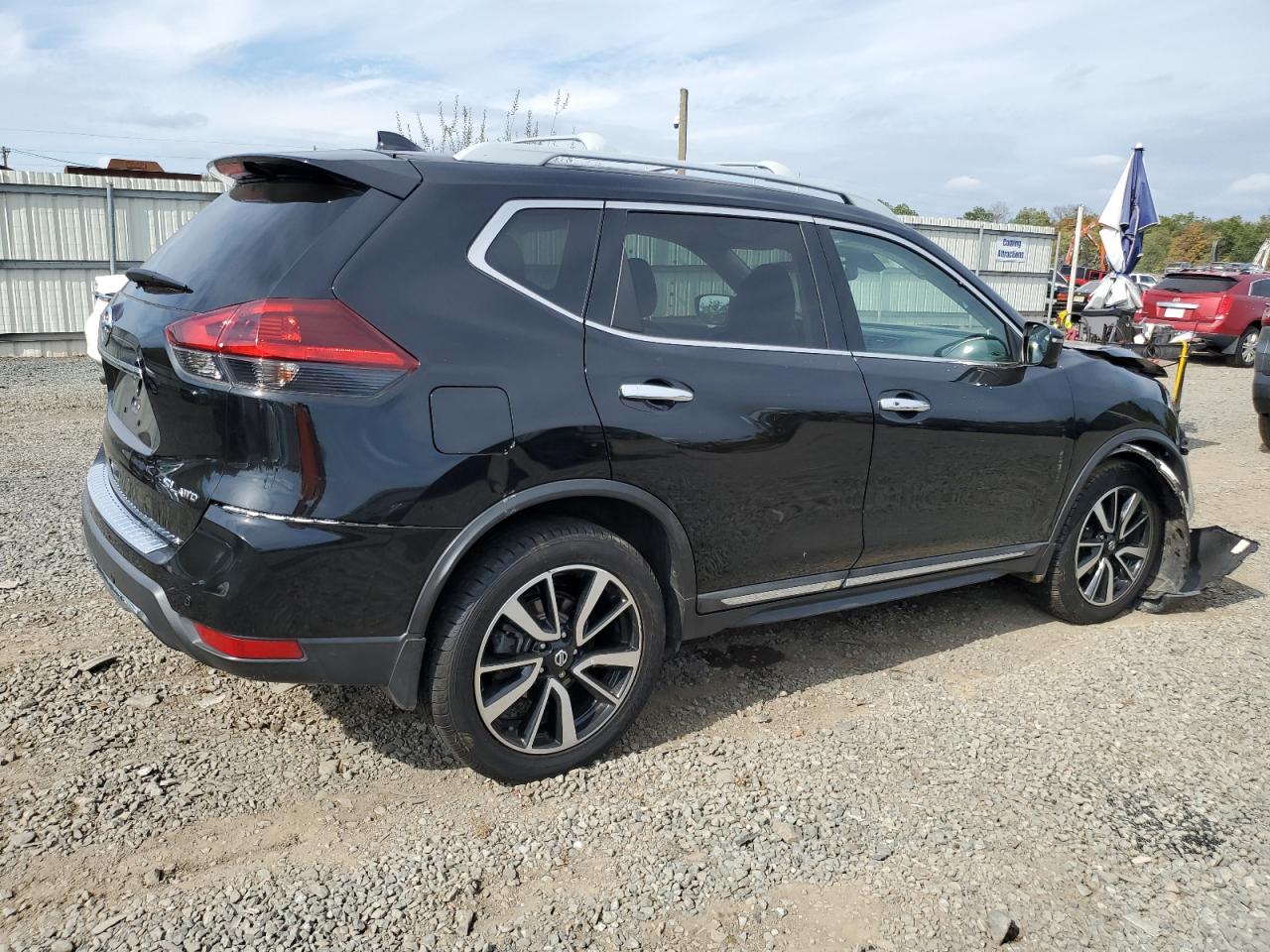 2020 Nissan Rogue - Image 3