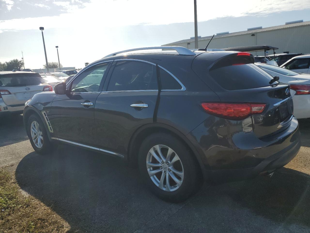 2014 Infiniti QX70 - Image 2
