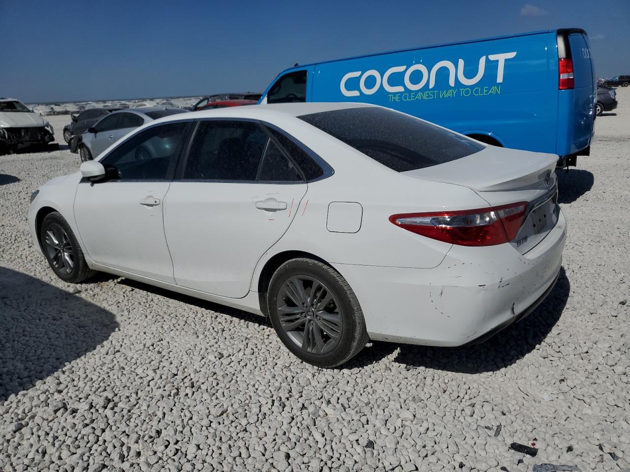 VIN 4T1BF1FK9GU126183 2016 TOYOTA CAMRY no.2