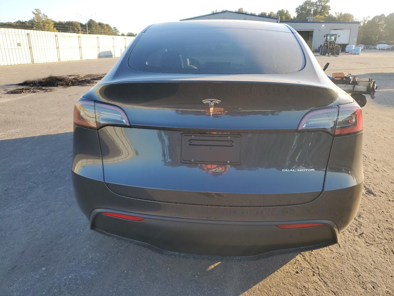 2024 Tesla Model Y VIN: 7SAYGDEE2RA326603 Lot: 77262264