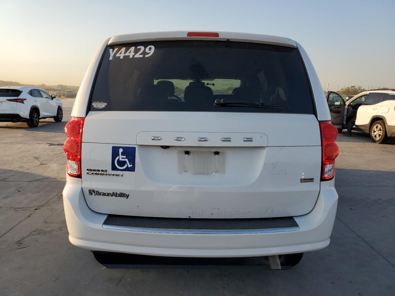 2C7WDGBG1KR728469 2019 Dodge Grand Caravan Se