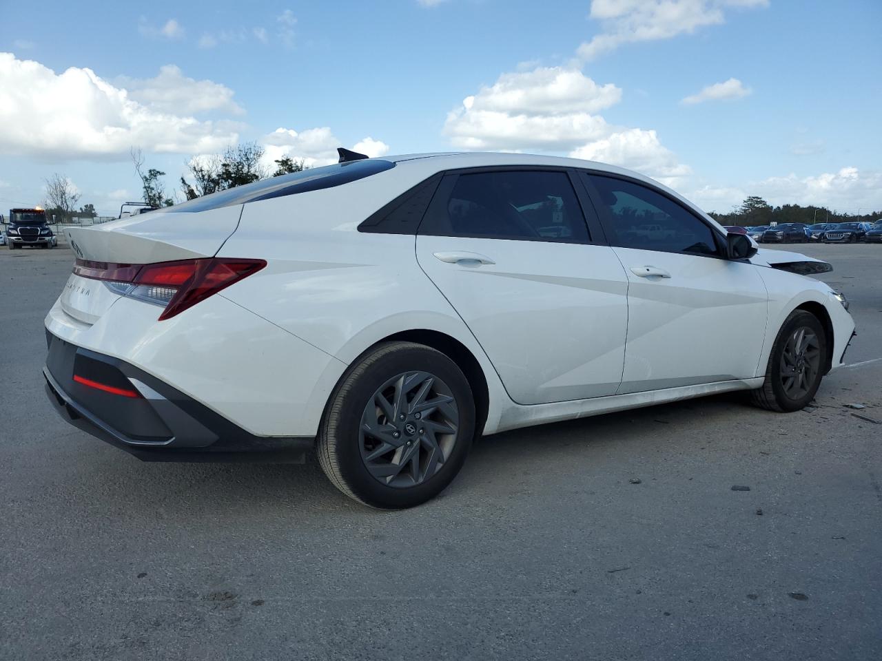 2024 Hyundai Elantra - Image 3