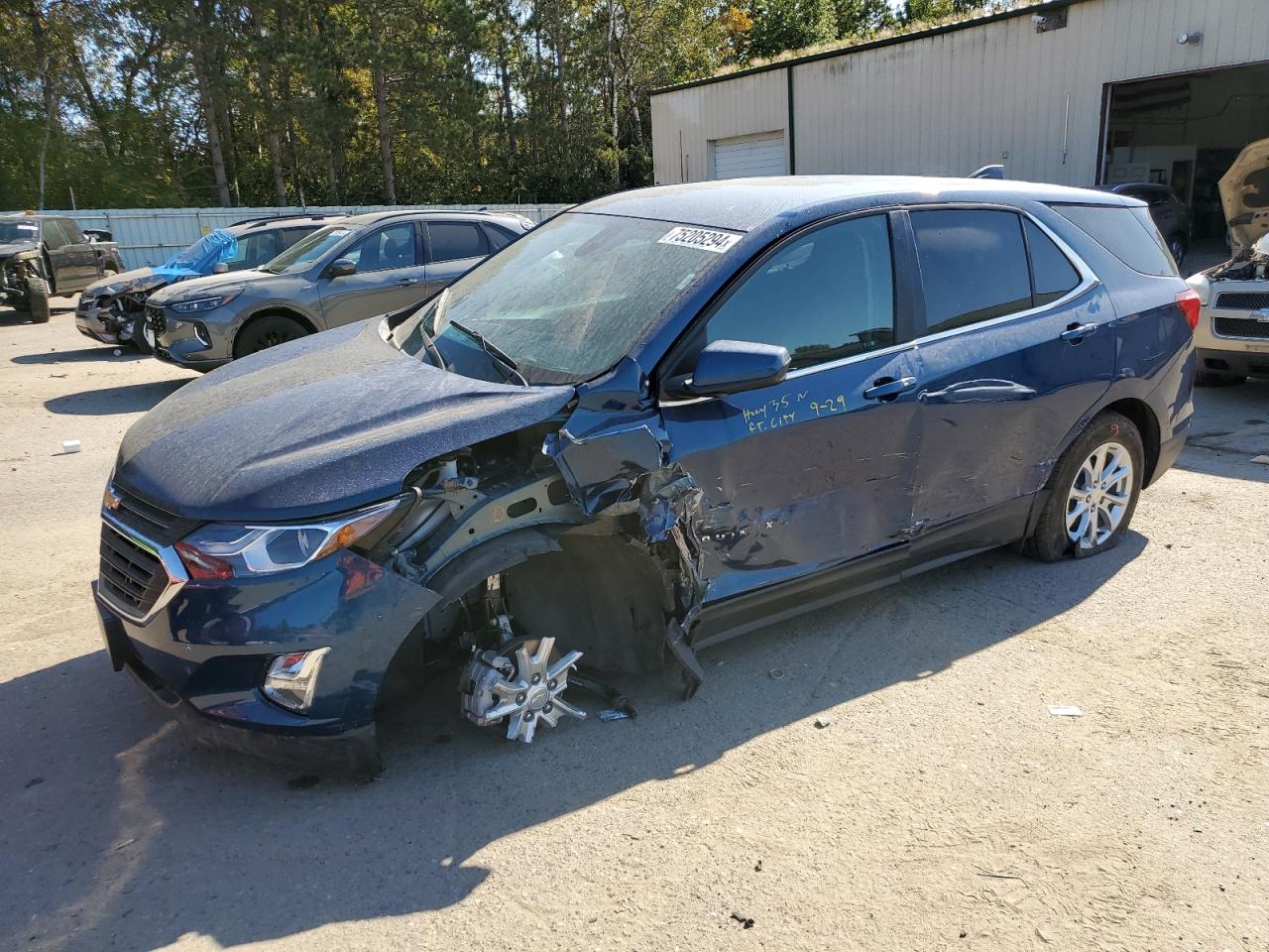 VIN 2GNAXUEV8M6114313 2021 CHEVROLET EQUINOX no.1