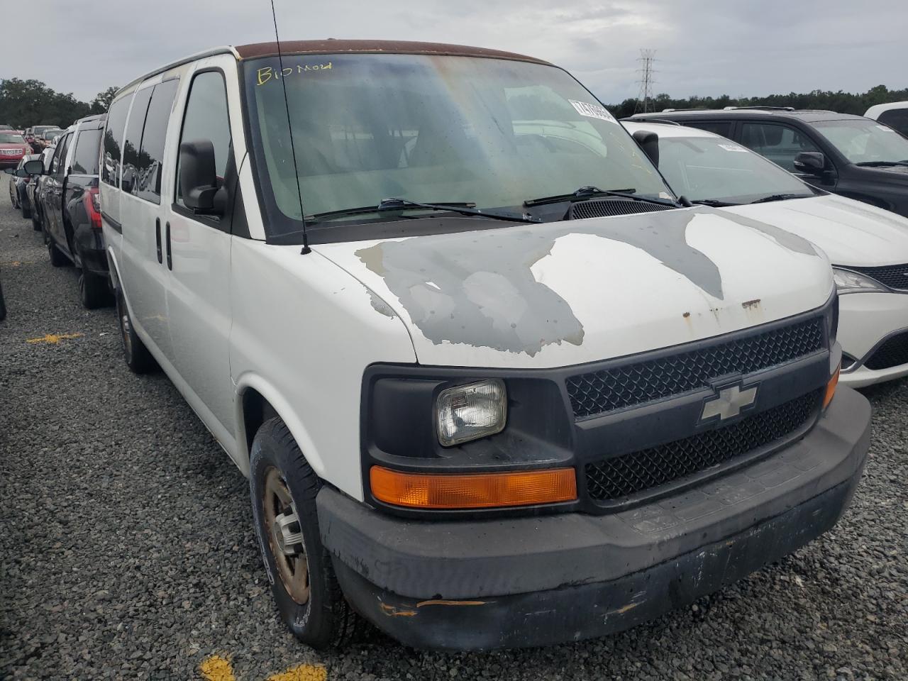 2003 Chevrolet Express - Image 4
