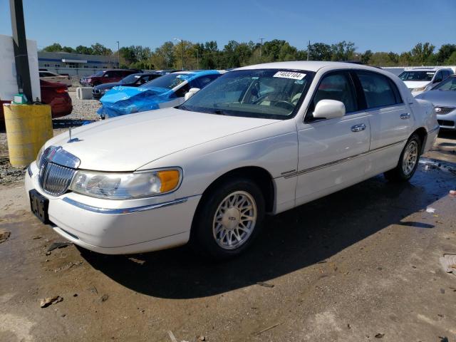 1999 Lincoln Town Car Signature