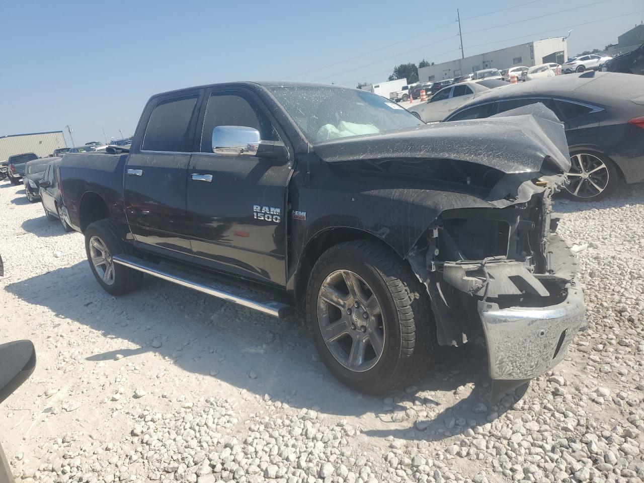 2017 RAM 1500 - Image 4