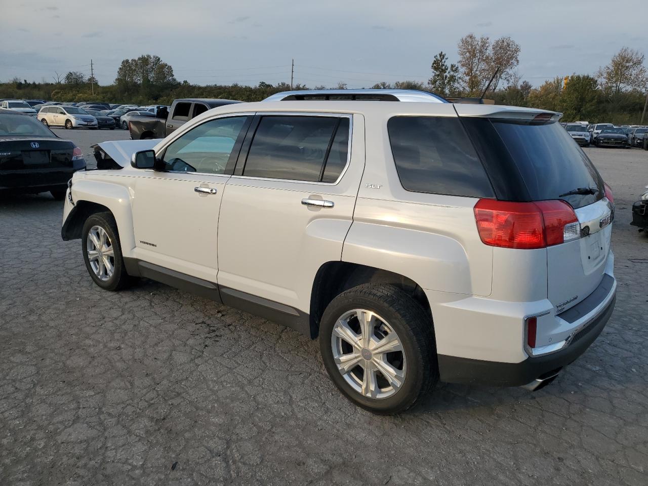 2016 GMC Terrain - Image 2
