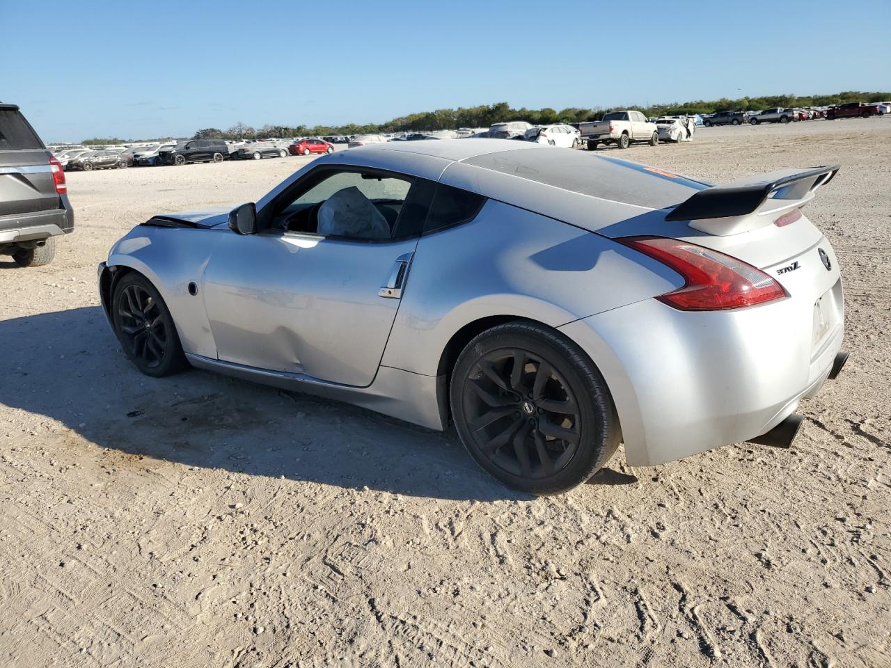 2017 Nissan 370Z - Image 2