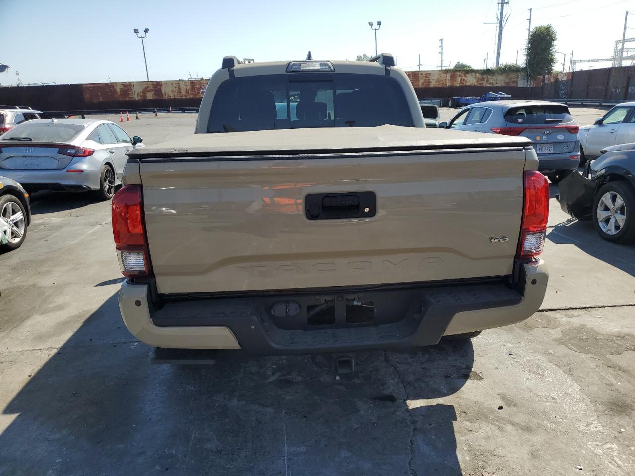 3TMCZ5AN9KM273397 2019 Toyota Tacoma Double Cab