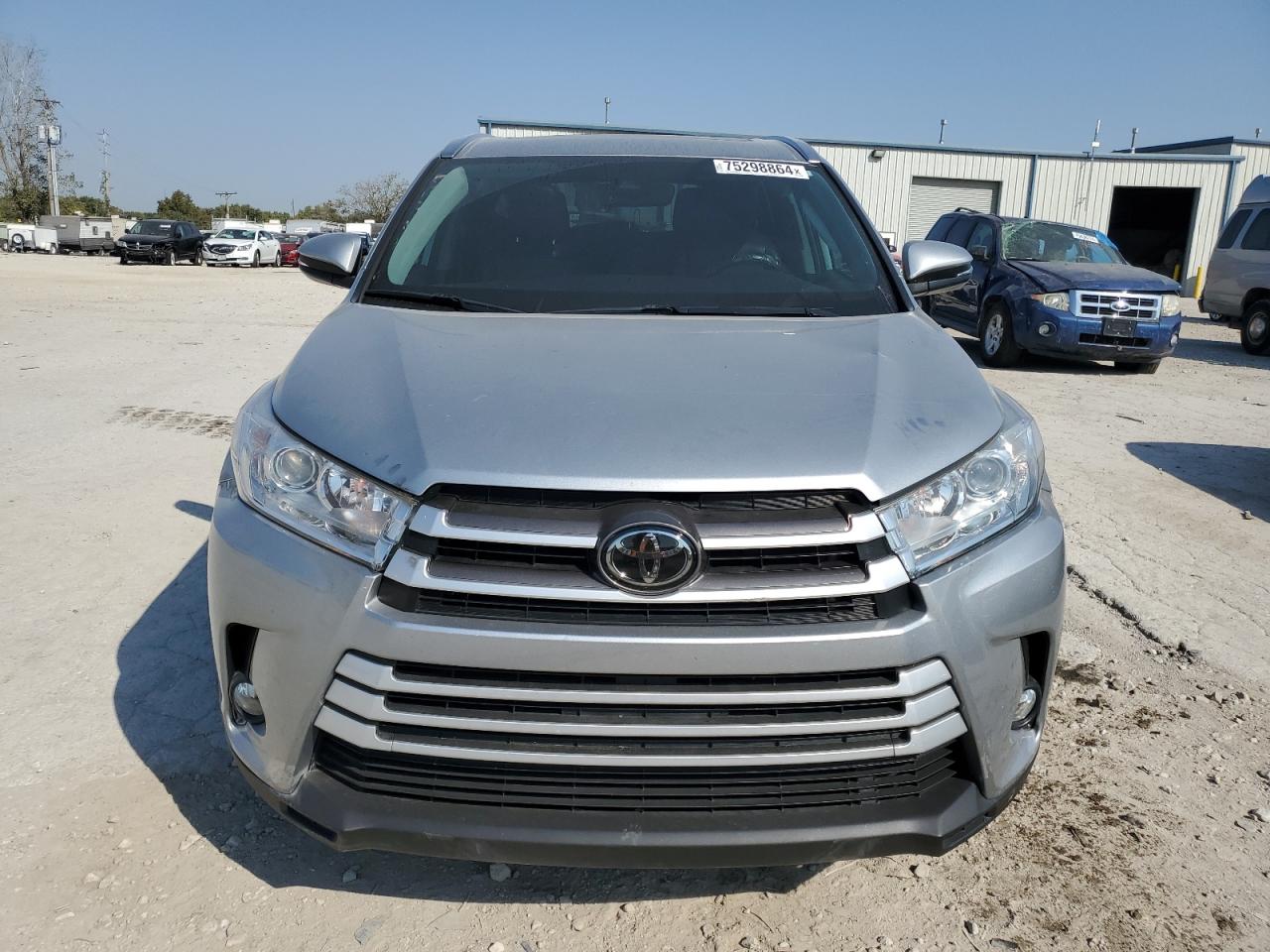 2019 Toyota Highlander - Image 5