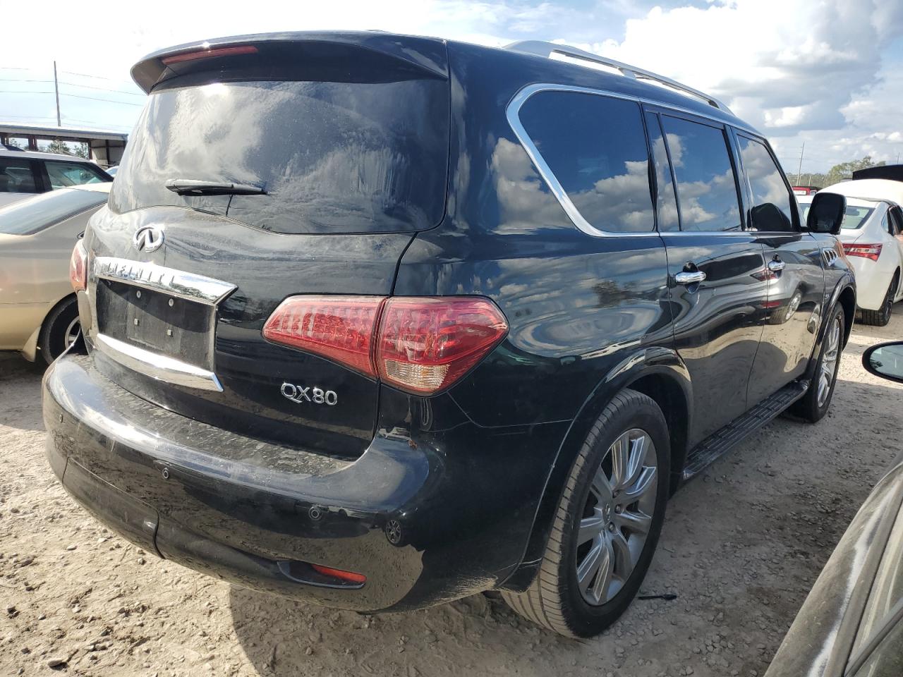 2014 Infiniti QX80 - Image 3