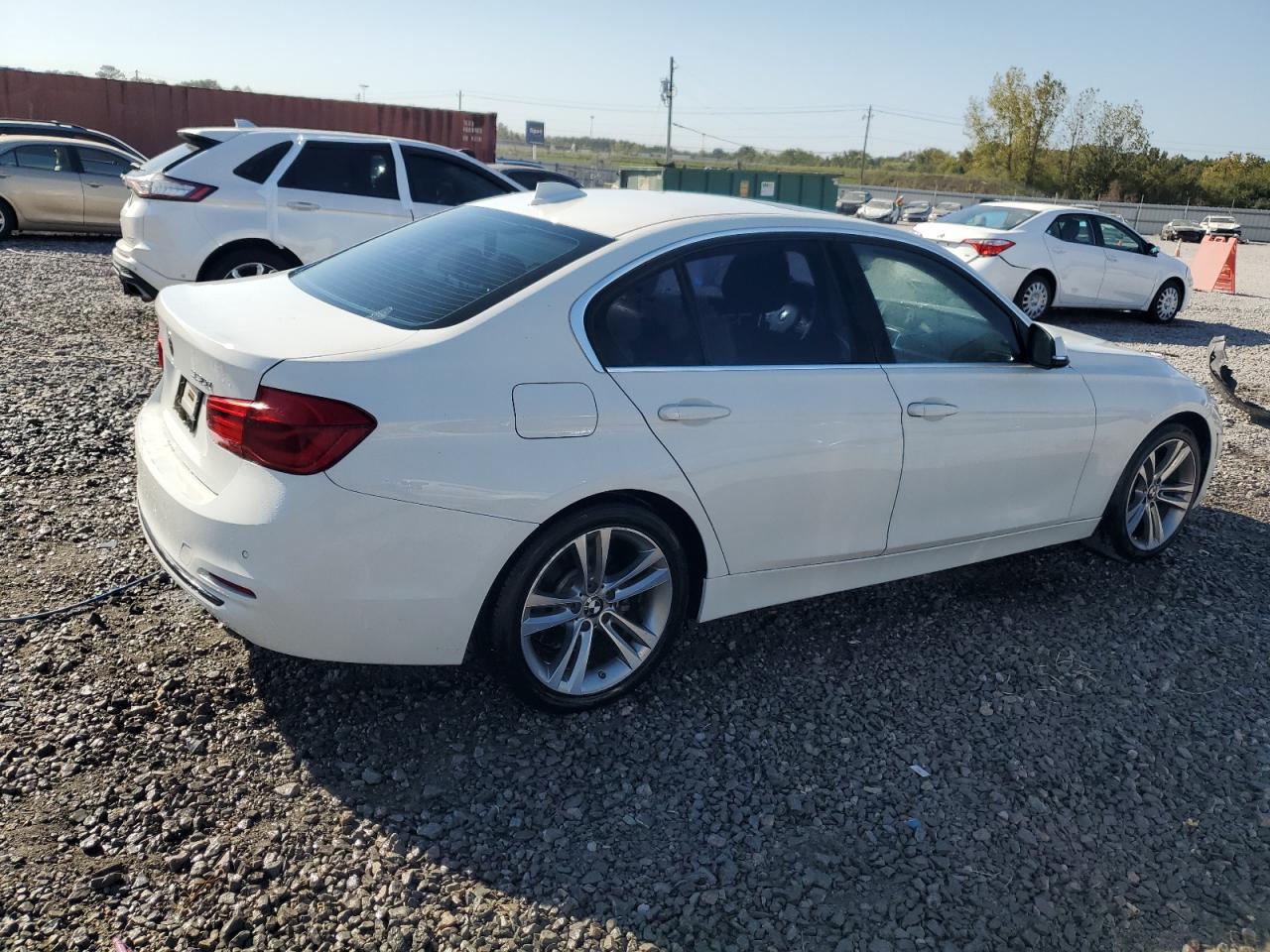 VIN WBA8B9G30HNU53564 2017 BMW 3 SERIES no.3