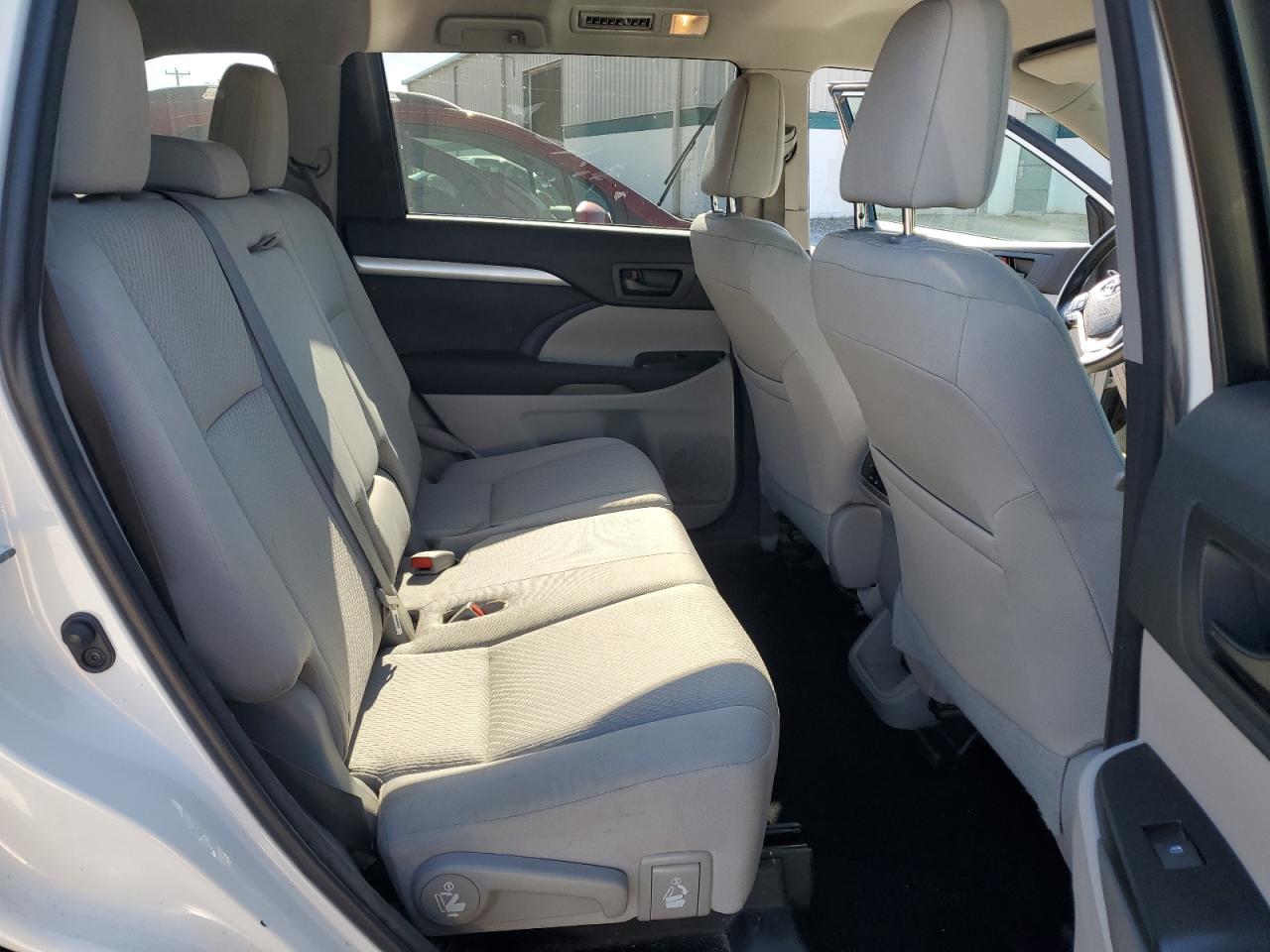 2015 Toyota Highlander Le VIN: 5TDBKRFH1FS223013 Lot: 77164404