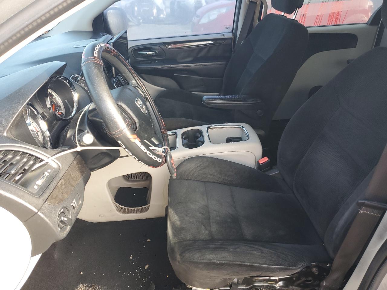 2016 Dodge Caravan - Image 7