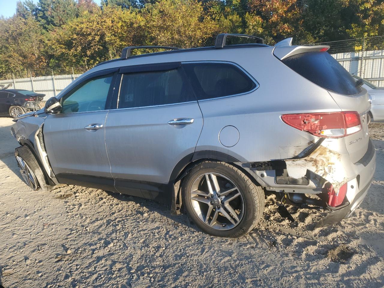 2018 Hyundai Santa Fe - Image 2