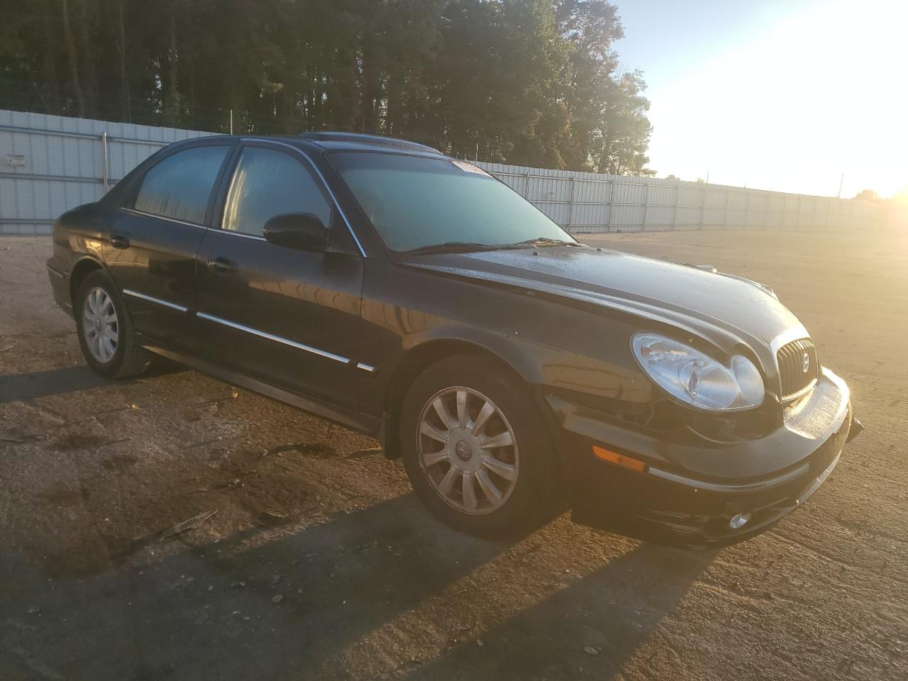 2004 Hyundai Sonata - Image 4