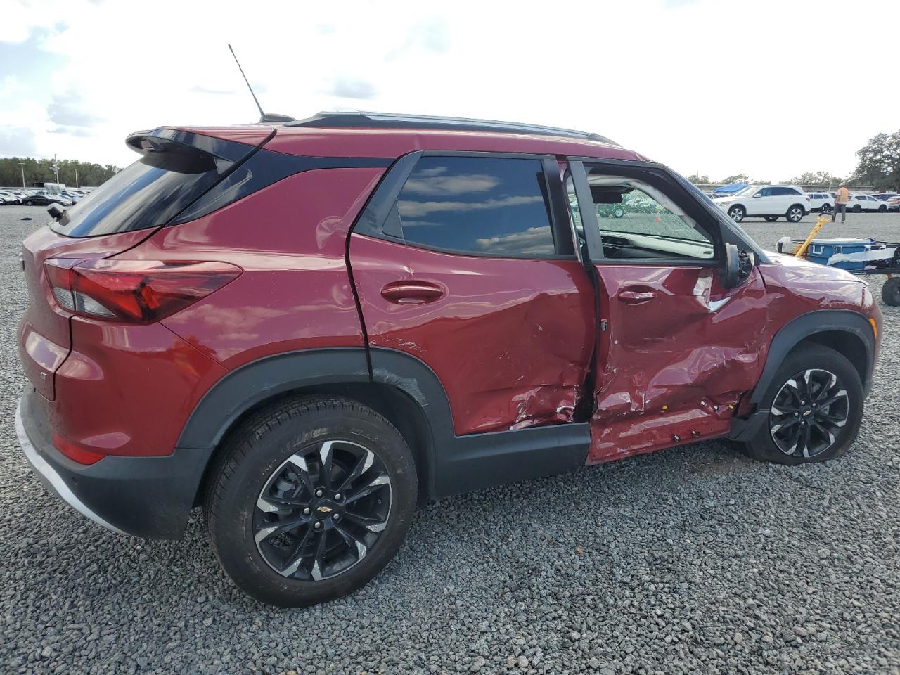 2021 Chevrolet TrailBlazer - Image 3