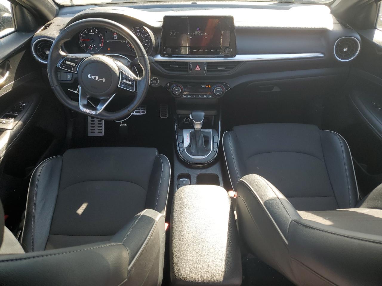2023 Kia Forte - Image 8