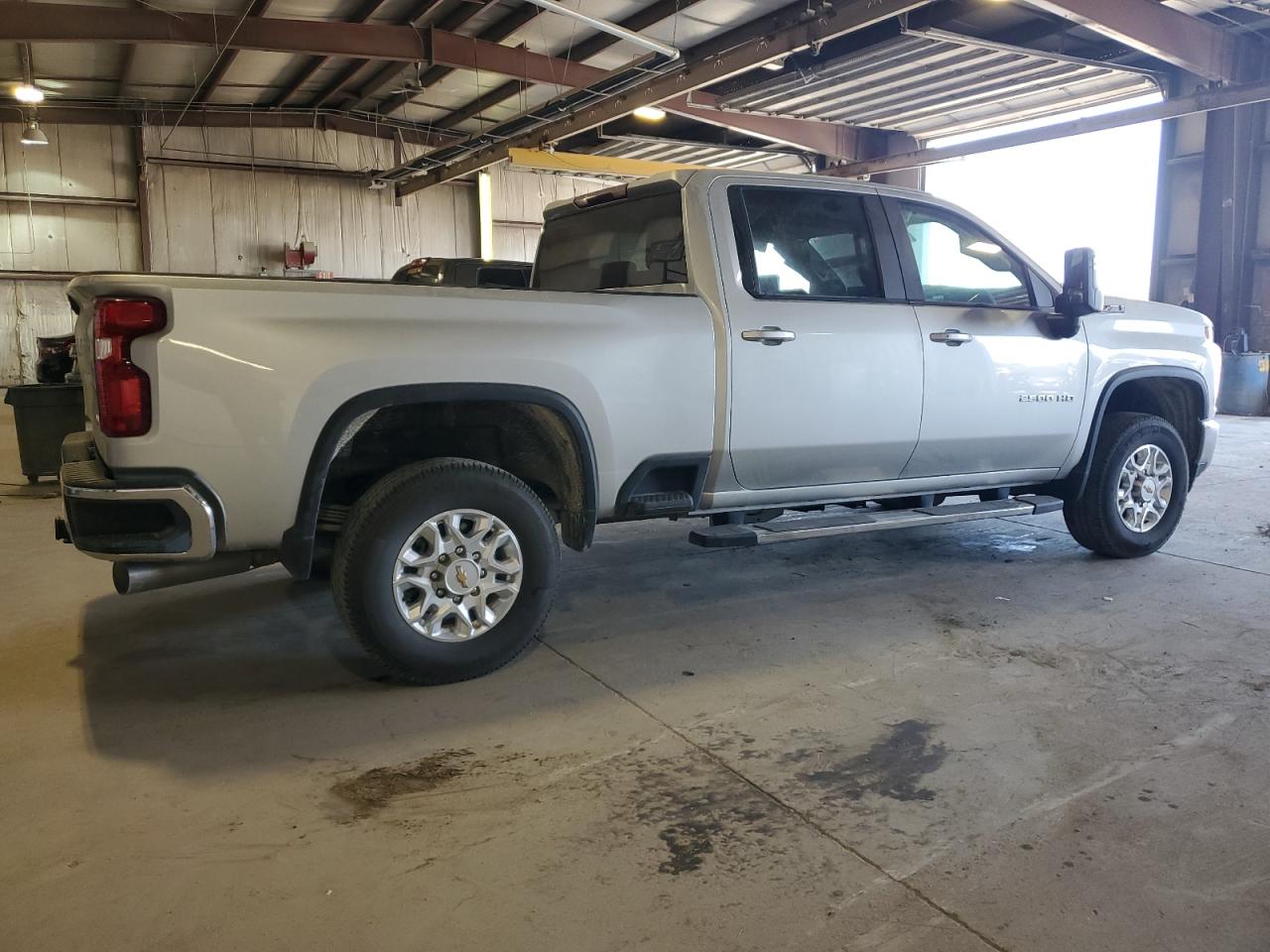 2022 Chevrolet Silverado - Image 3
