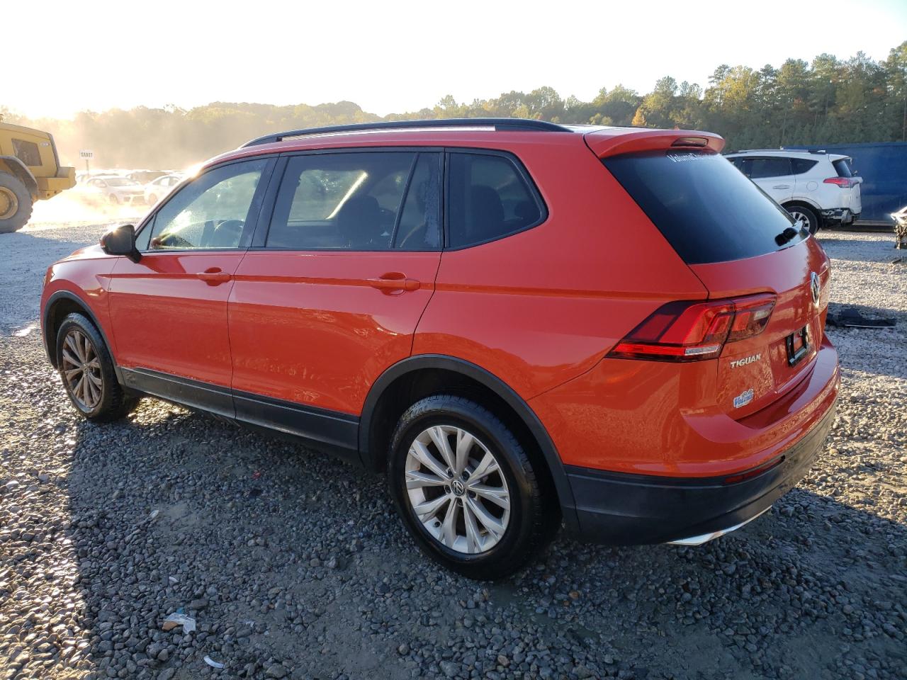 2018 Volkswagen Tiguan - Image 2