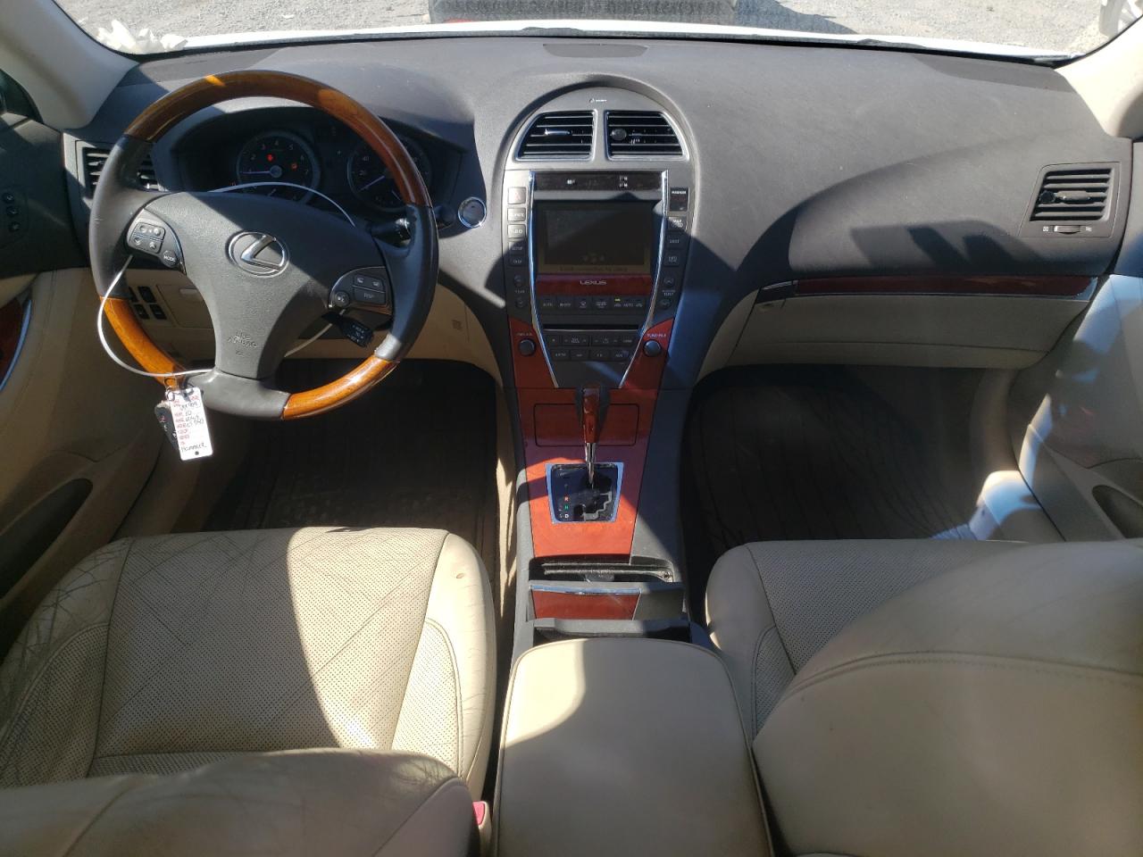 2010 Lexus ES - Image 8