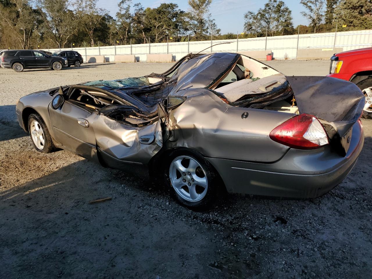 2002 Ford Taurus - Image 2