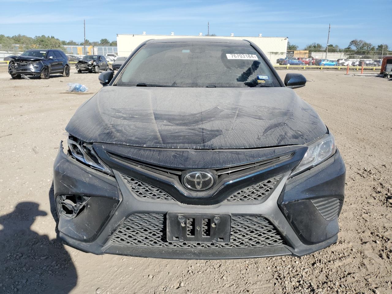 VIN 4T1B11HK8JU555608 2018 TOYOTA CAMRY no.5