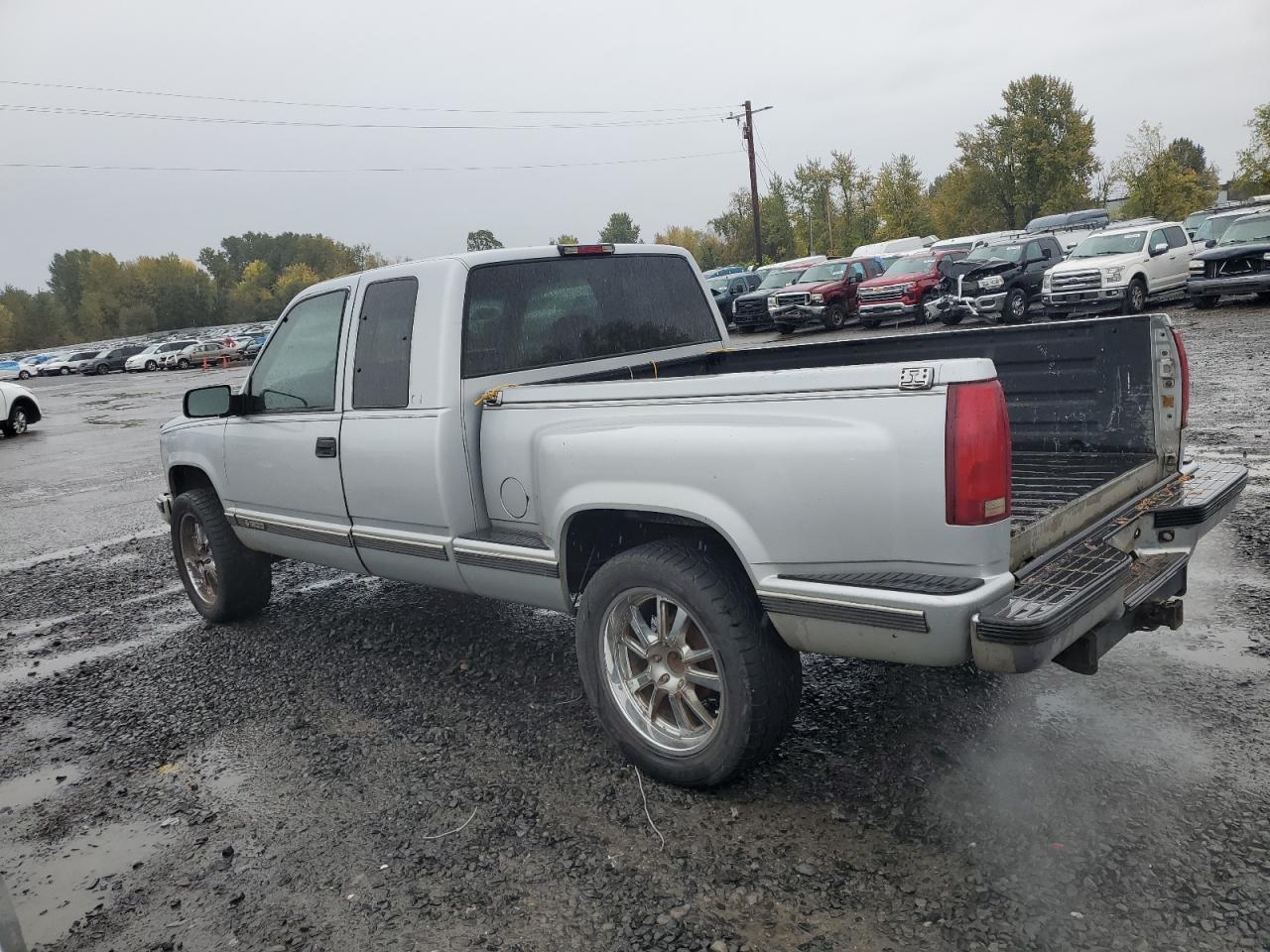 1997 Chevrolet GMT-400 - Image 2