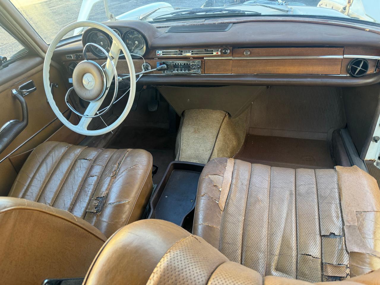 10801210038460 1967 Mercedes-Benz 250S