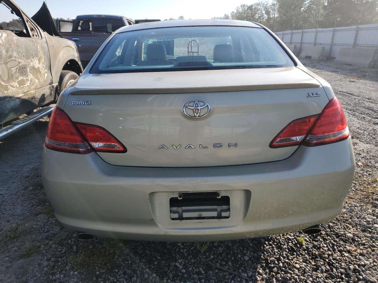 2005 Toyota Avalon Xl VIN: 4T1BK36B75U025986 Lot: 74676434