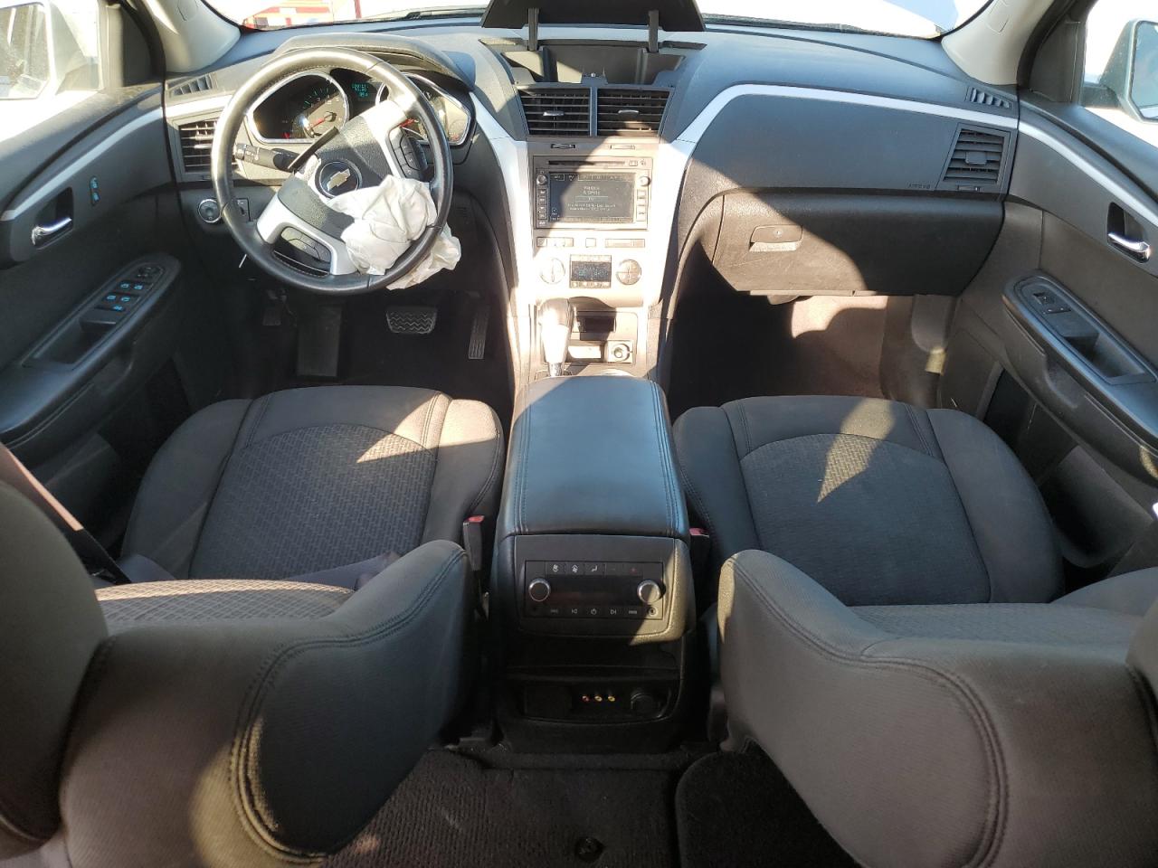 2010 Chevrolet Traverse - Image 8