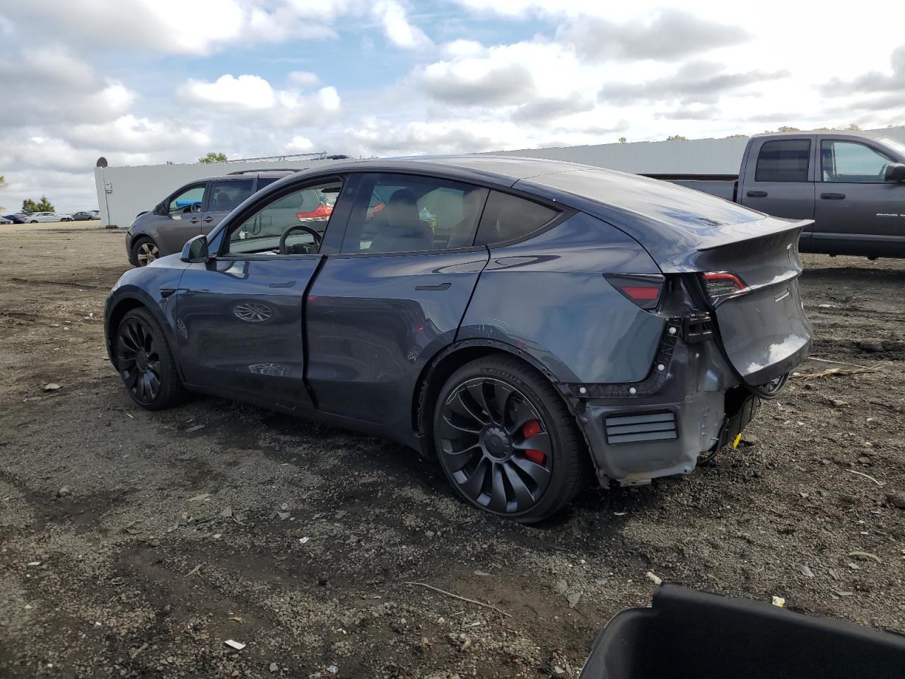 7SAYGDEFXPF644994 2023 TESLA MODEL Y - Image 2