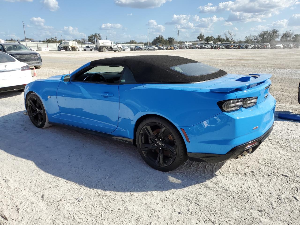 2022 Chevrolet Camaro - Image 2
