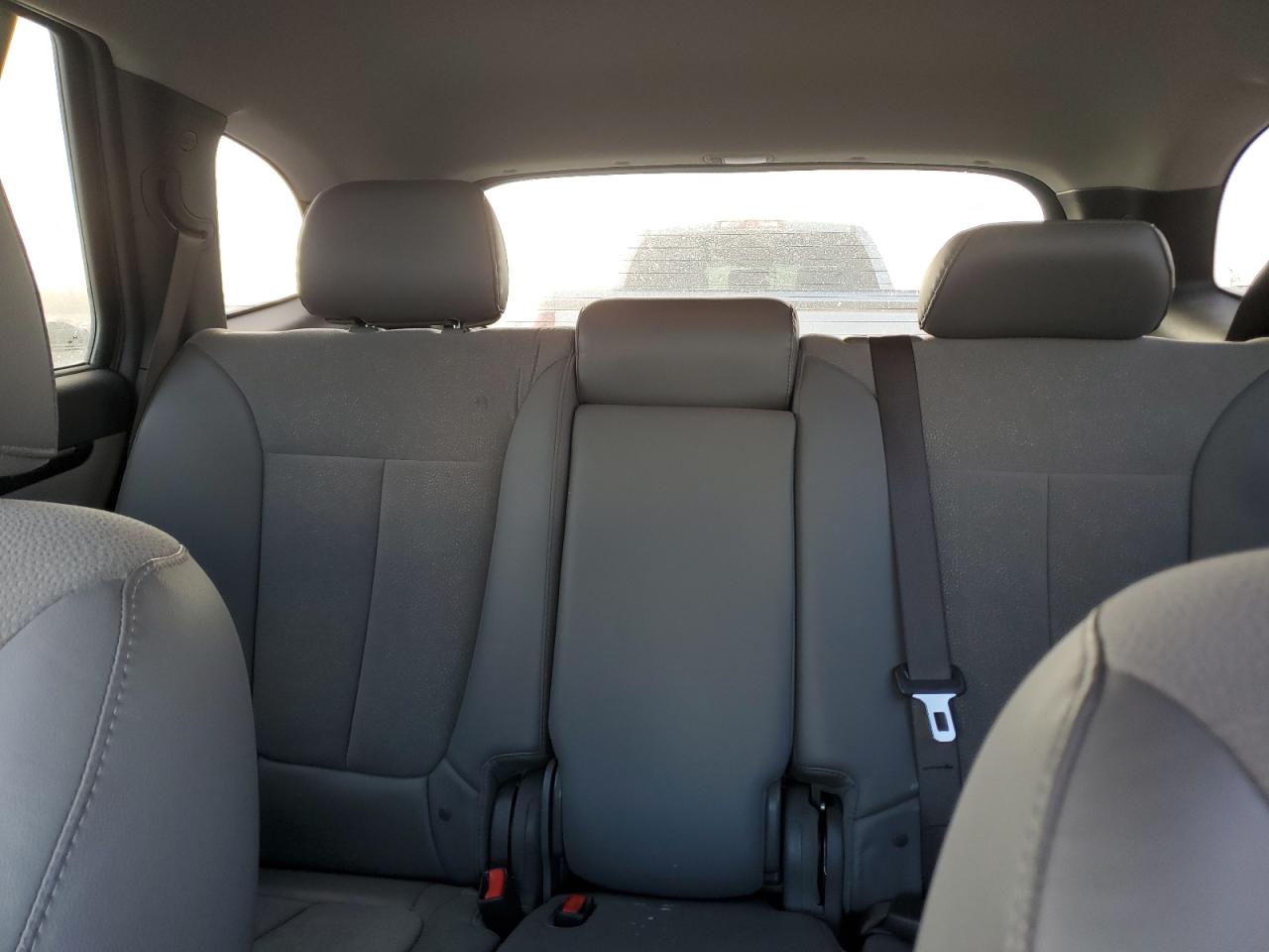 2012 Hyundai Santa Fe - Image 10